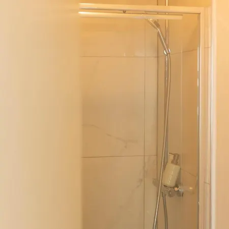 Apartman Cosy Et Lumineux Au Coeur De - Rdc *